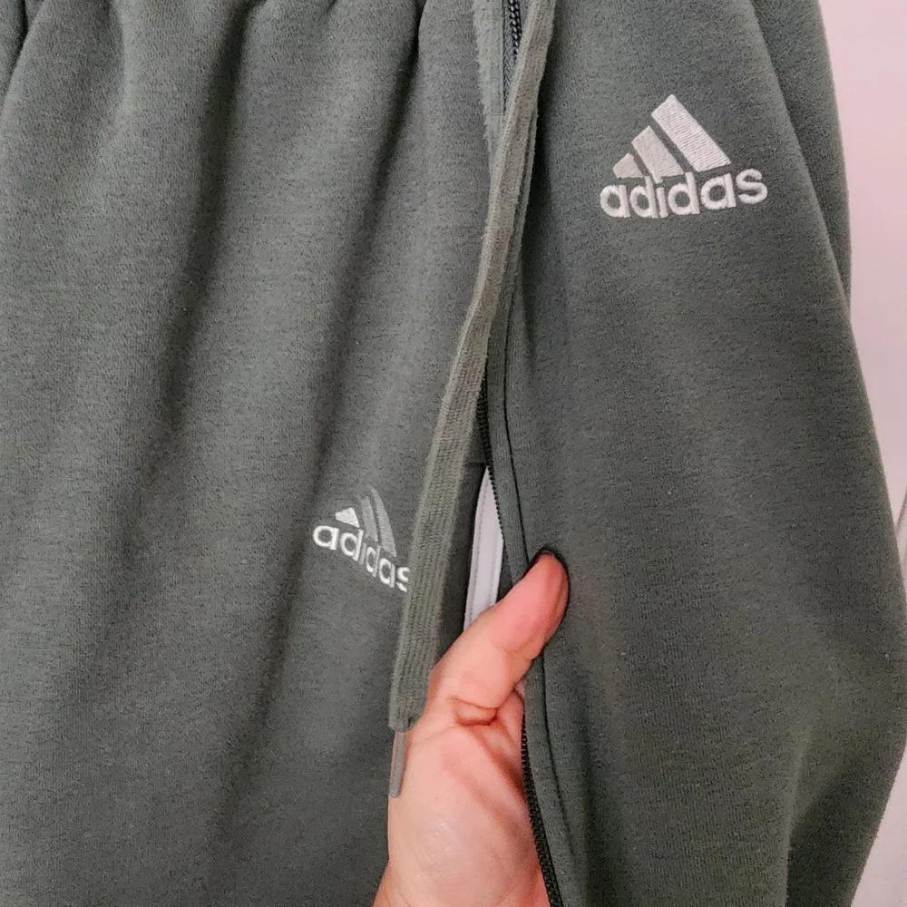Adidas Green Tracksuit with White Stripes - Picture 7 of 10